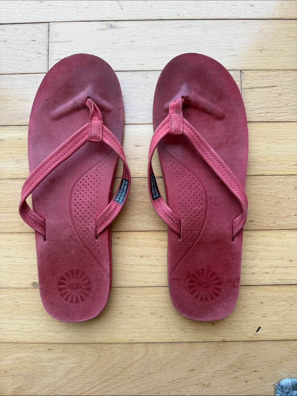 Rare UGG Red Suede thongs Flip Flop Sandals EUC rainbows